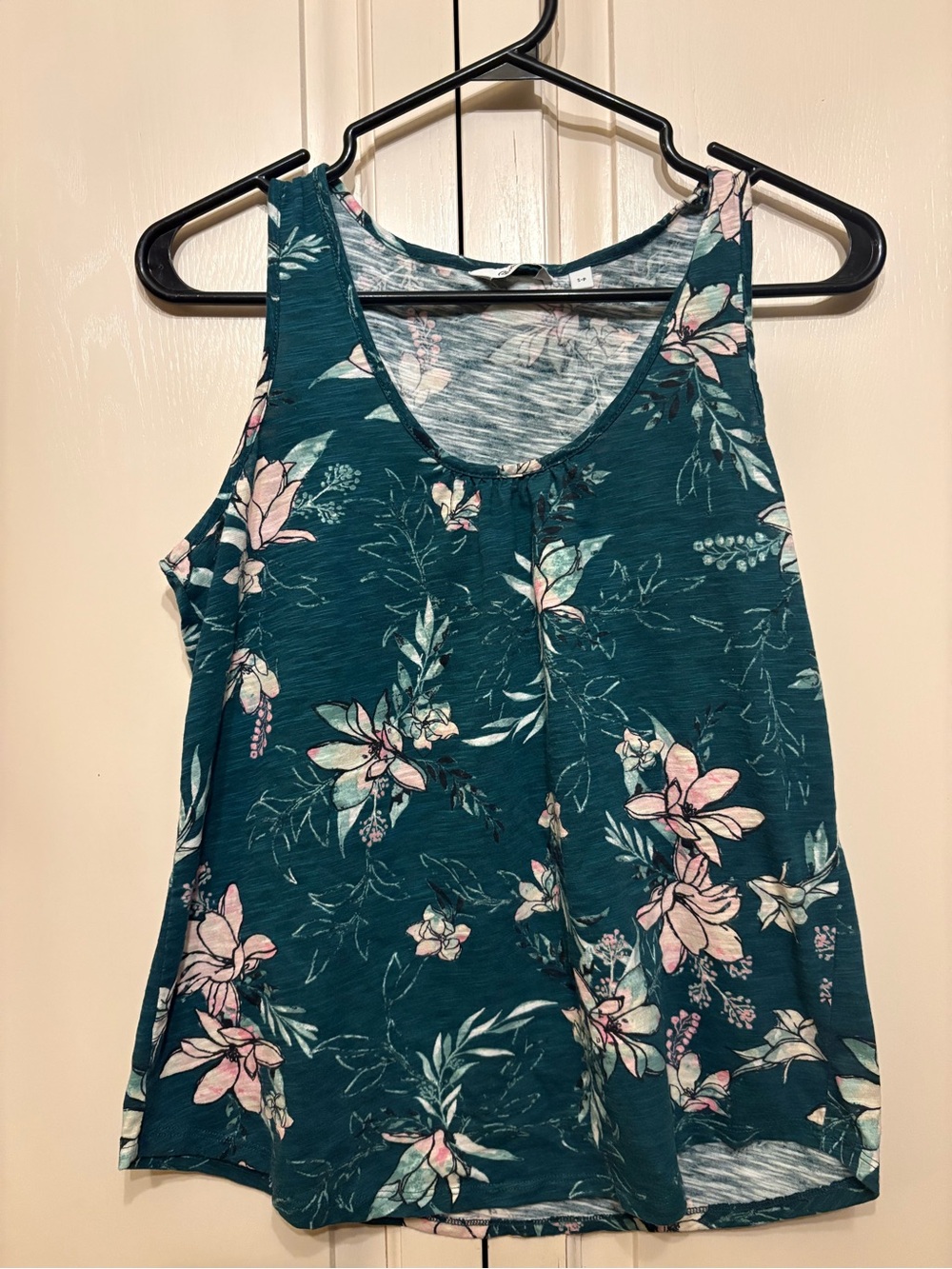 Reitmans Teal Floral Scoop Tank with Pink Accents